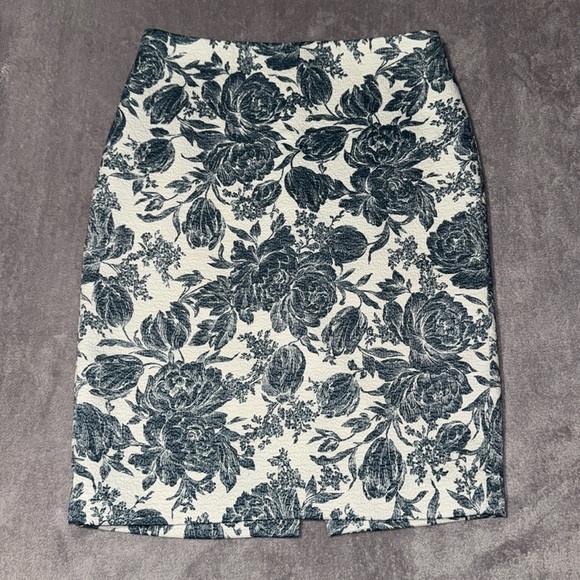 Ann Taylor Dresses & Skirts - ANN TAYLOR Womens Toile‎ de Jouy Pencil Skirt Size 8 Blue White Retro Elegant